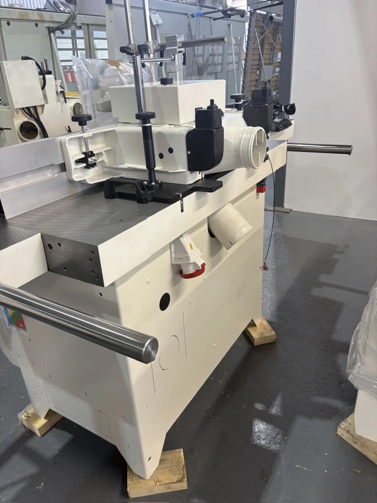 2026 SCM Nova tf110 Spindle Moulder, MK4, LL Extensions, Mechanical Adjusted Fence - Image 4