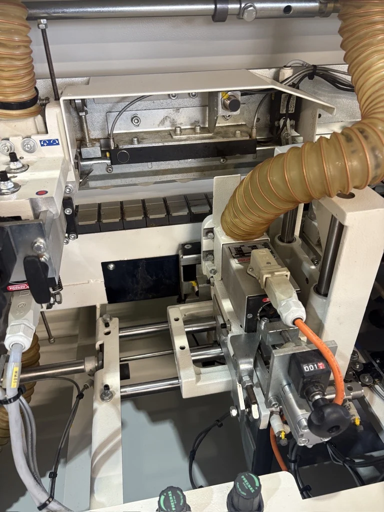 2022 Minimax Me35tr Hot Melt Edgebander, Pre milling with Combined End Cutting - Rounding Unit - Image 8